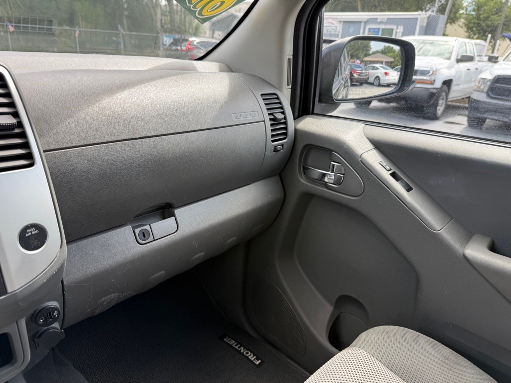 2020 Nissan Frontier Image 14