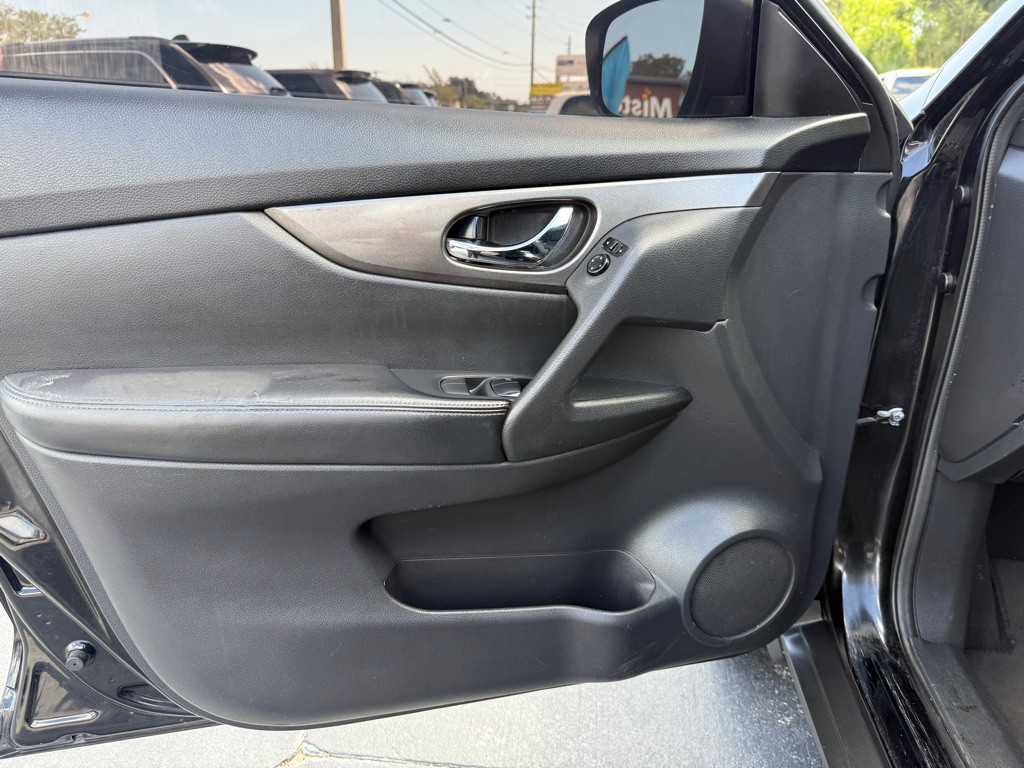 2015 Nissan Rogue Image 8