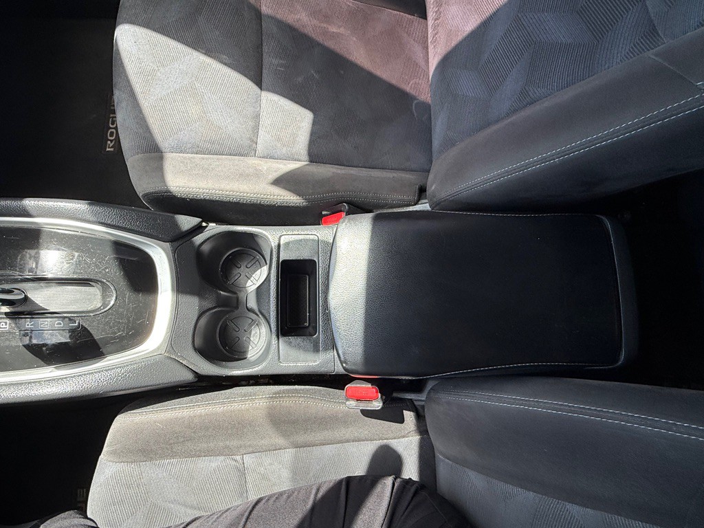 2015 Nissan Rogue Image 18