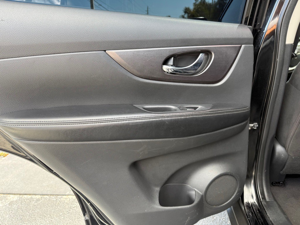 2015 Nissan Rogue Image 22