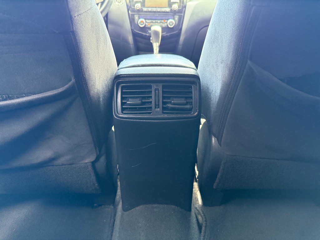 2015 Nissan Rogue Image 24