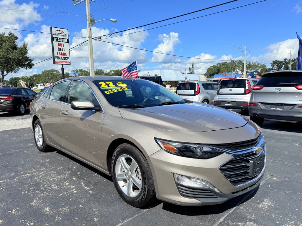 2022 Chevrolet Malibu Image 1