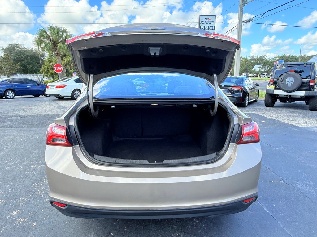 2022 Chevrolet Malibu Image 6