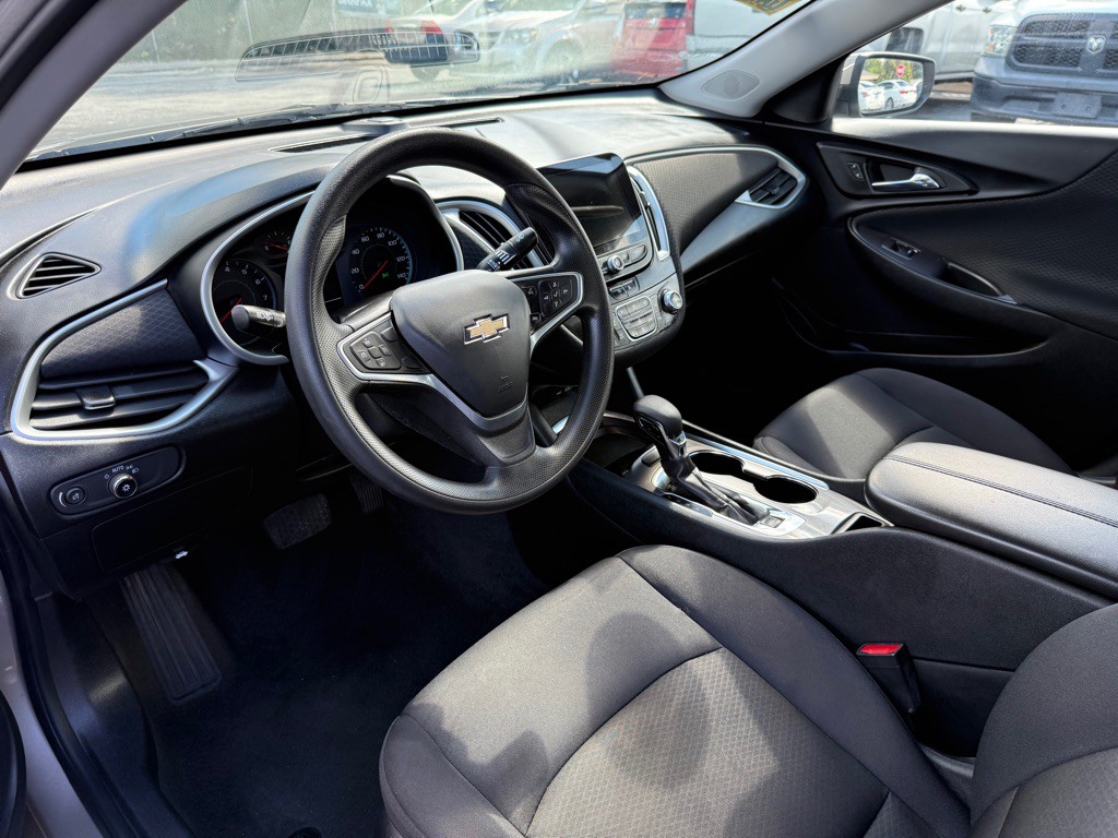 2022 Chevrolet Malibu Image 8