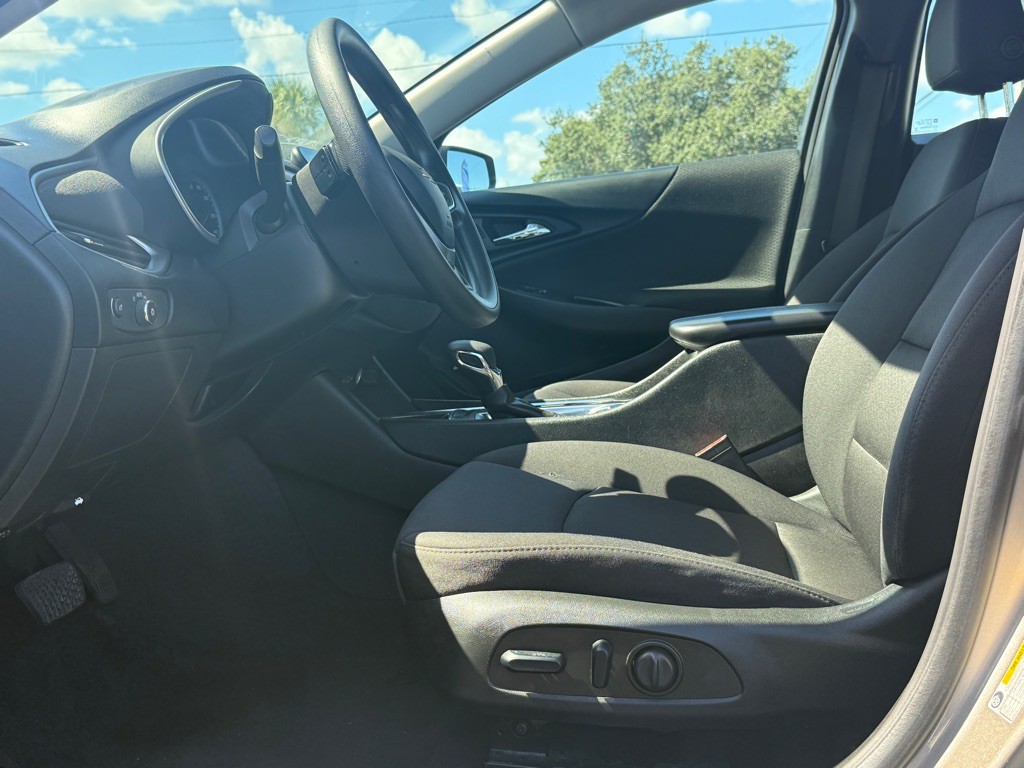 2022 Chevrolet Malibu Image 10