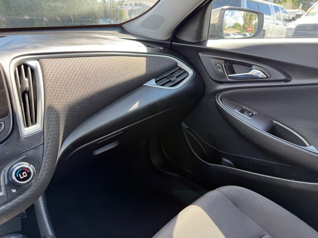 2022 Chevrolet Malibu Image 15