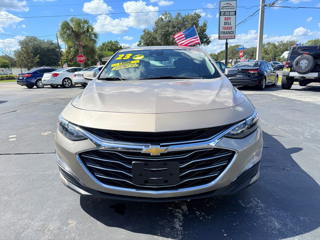 2023 Chevrolet Malibu Image 2