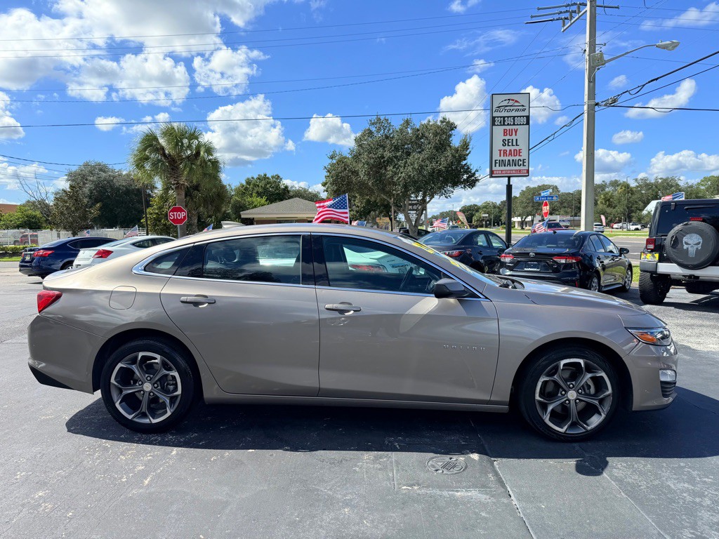 2023 Chevrolet Malibu Image 3