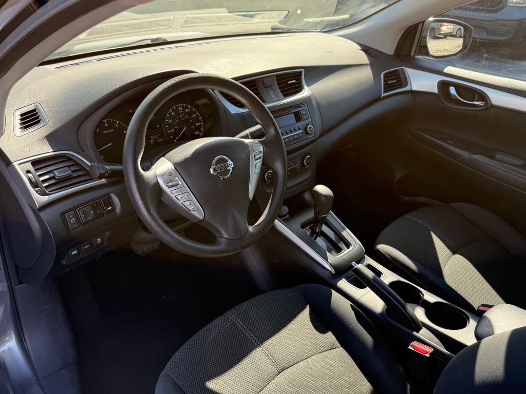 2016 Nissan Sentra Image 9