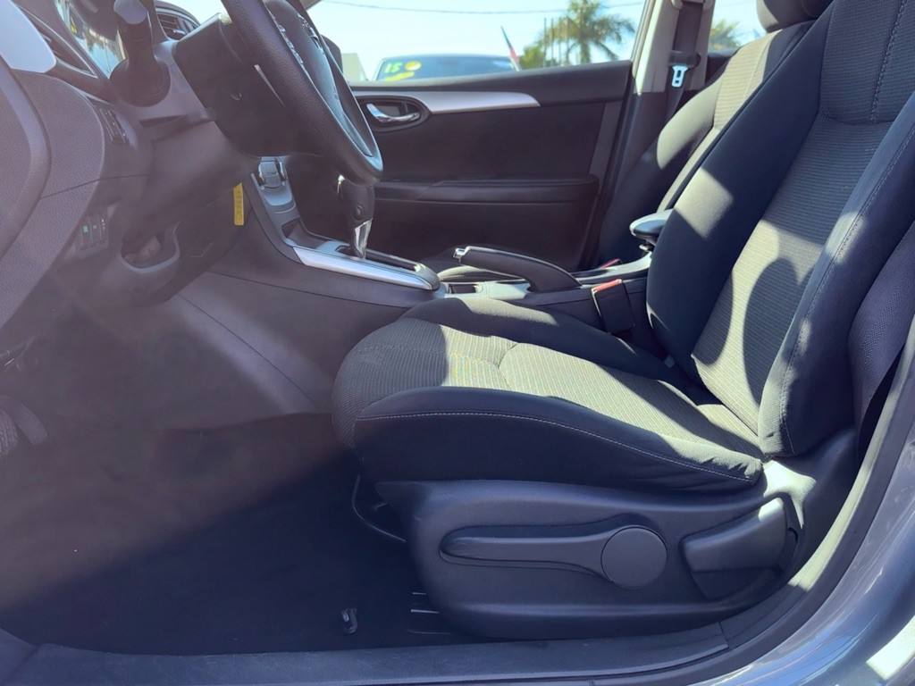 2016 Nissan Sentra Image 10