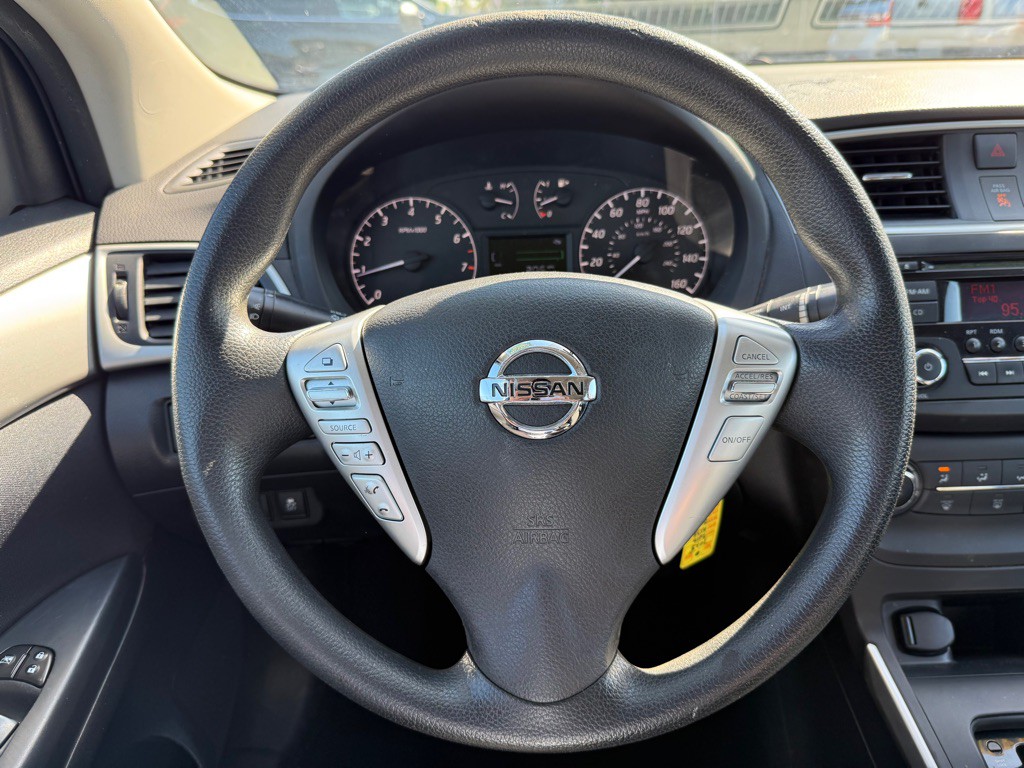 2016 Nissan Sentra Image 12
