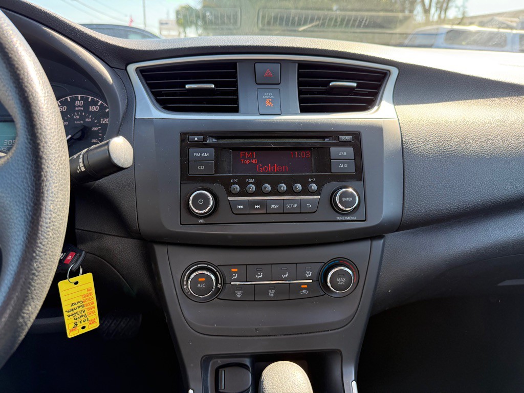 2016 Nissan Sentra Image 14