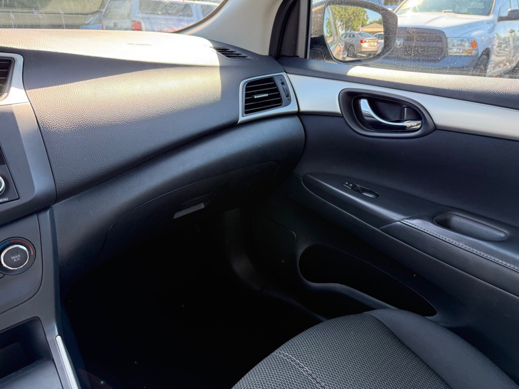 2016 Nissan Sentra Image 15