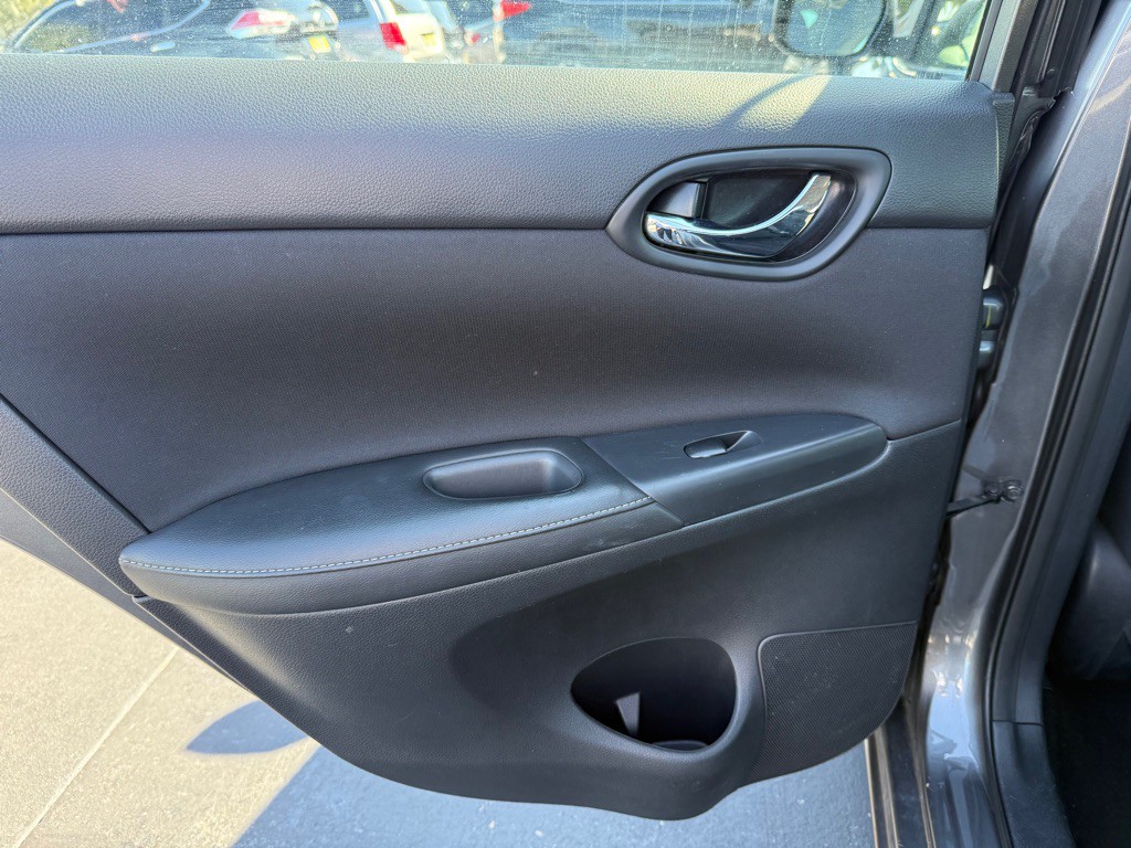 2016 Nissan Sentra Image 21