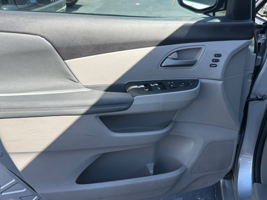 2012 Honda Odyssey Image 10