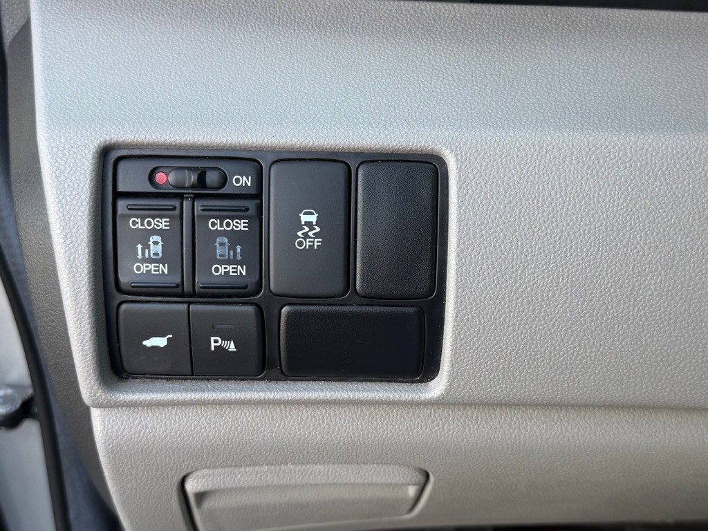 2012 Honda Odyssey Image 13