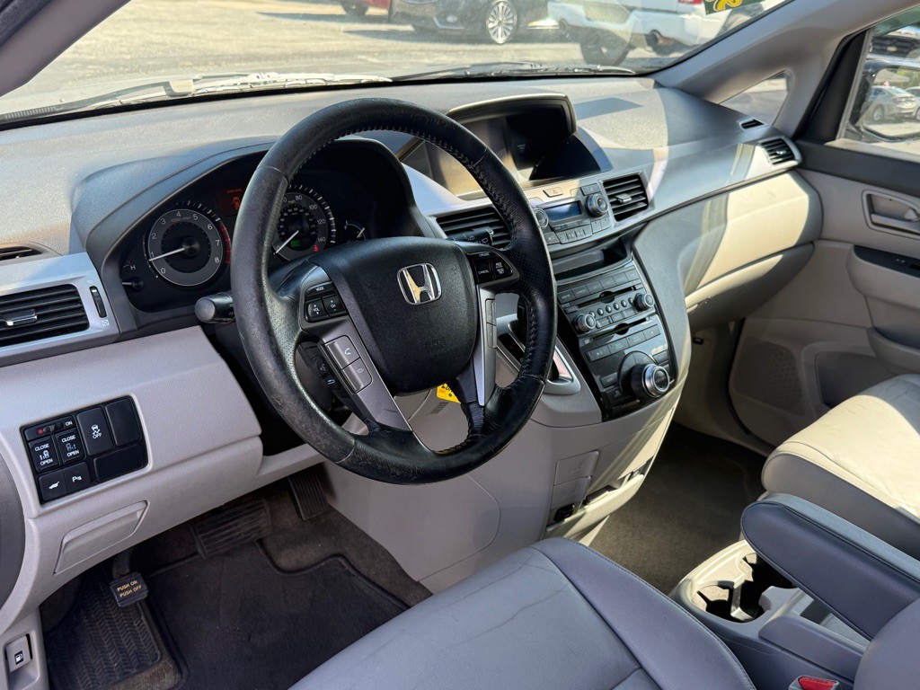 2012 Honda Odyssey Image 14