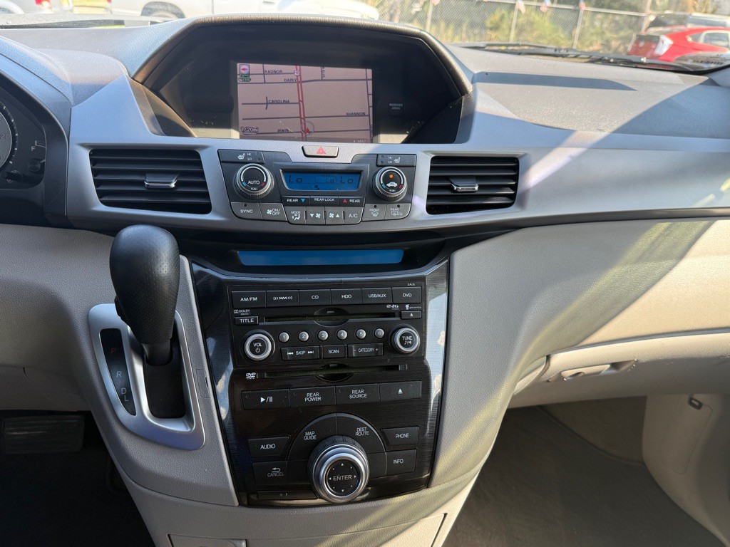 2012 Honda Odyssey Image 18
