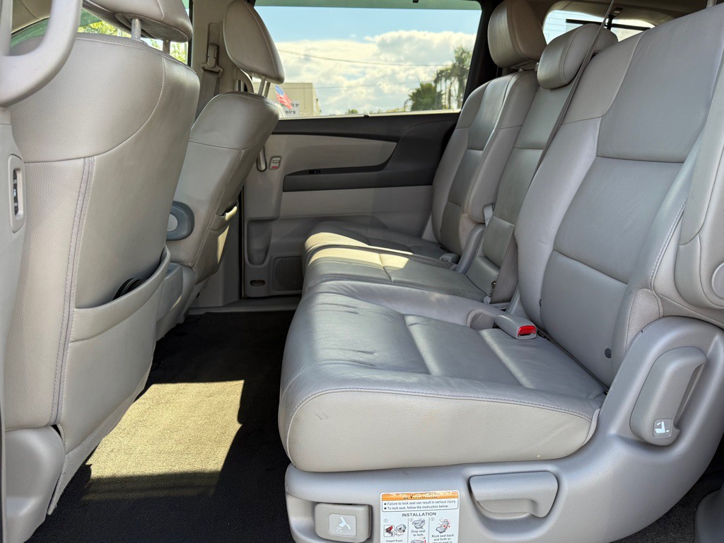 2012 Honda Odyssey Image 25