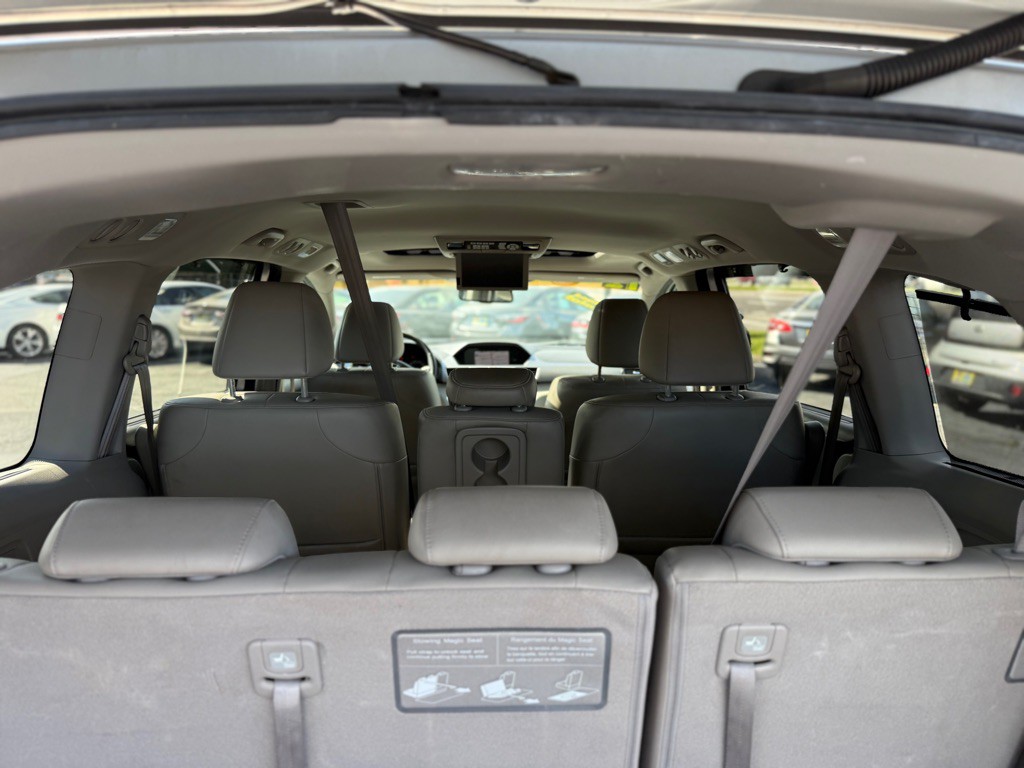 2012 Honda Odyssey Image 31