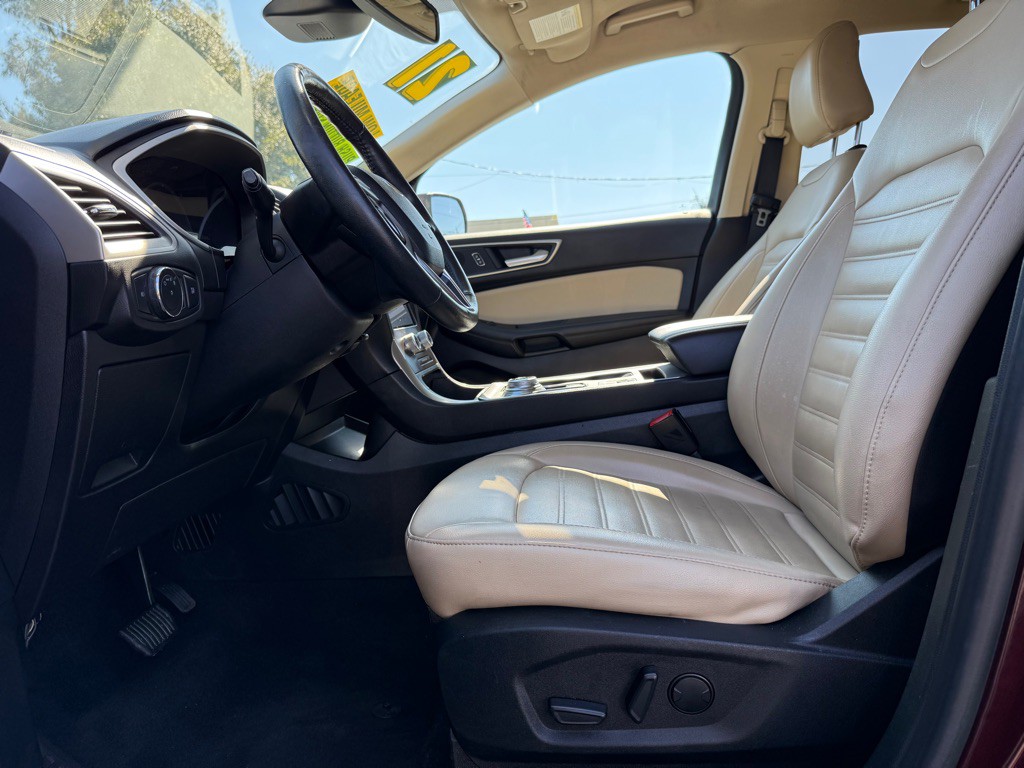 2021 Ford Edge Image 10