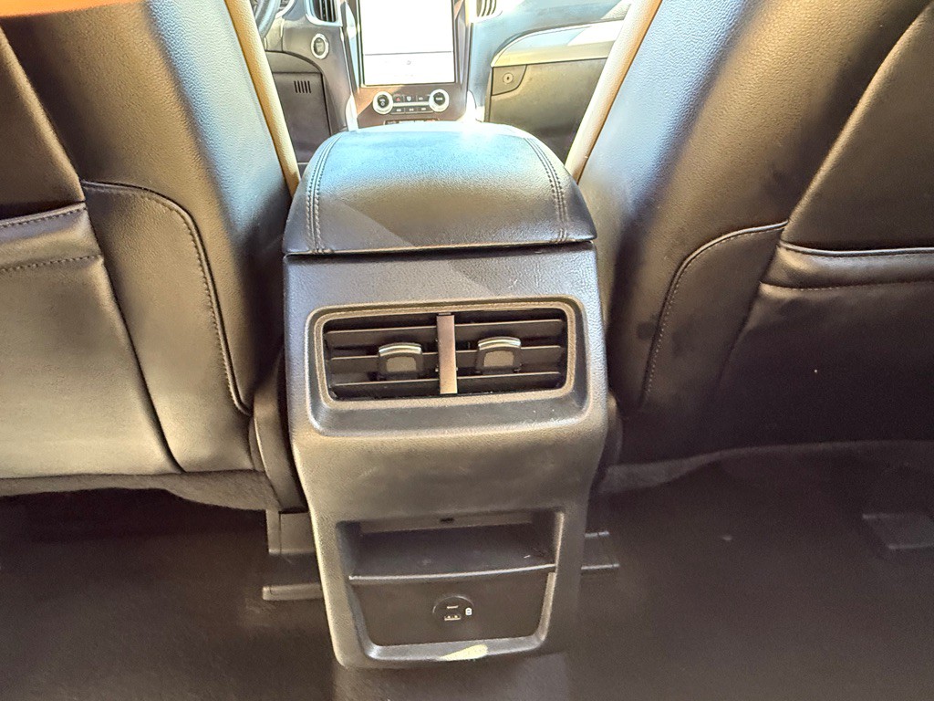 2021 Ford Edge Image 24