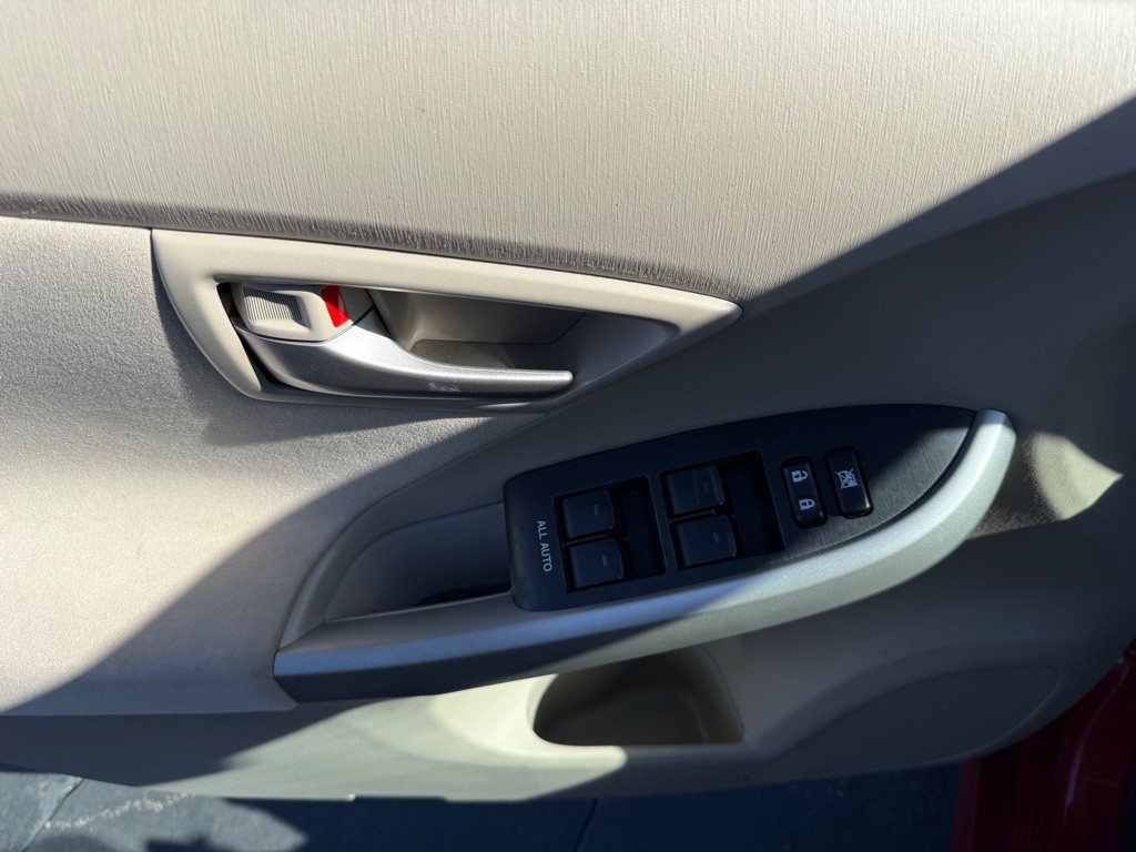 2013 Toyota Prius Image 9