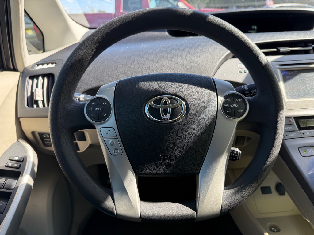 2013 Toyota Prius Image 15