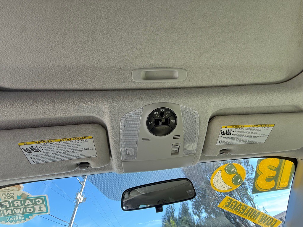 2013 Toyota Prius Image 19