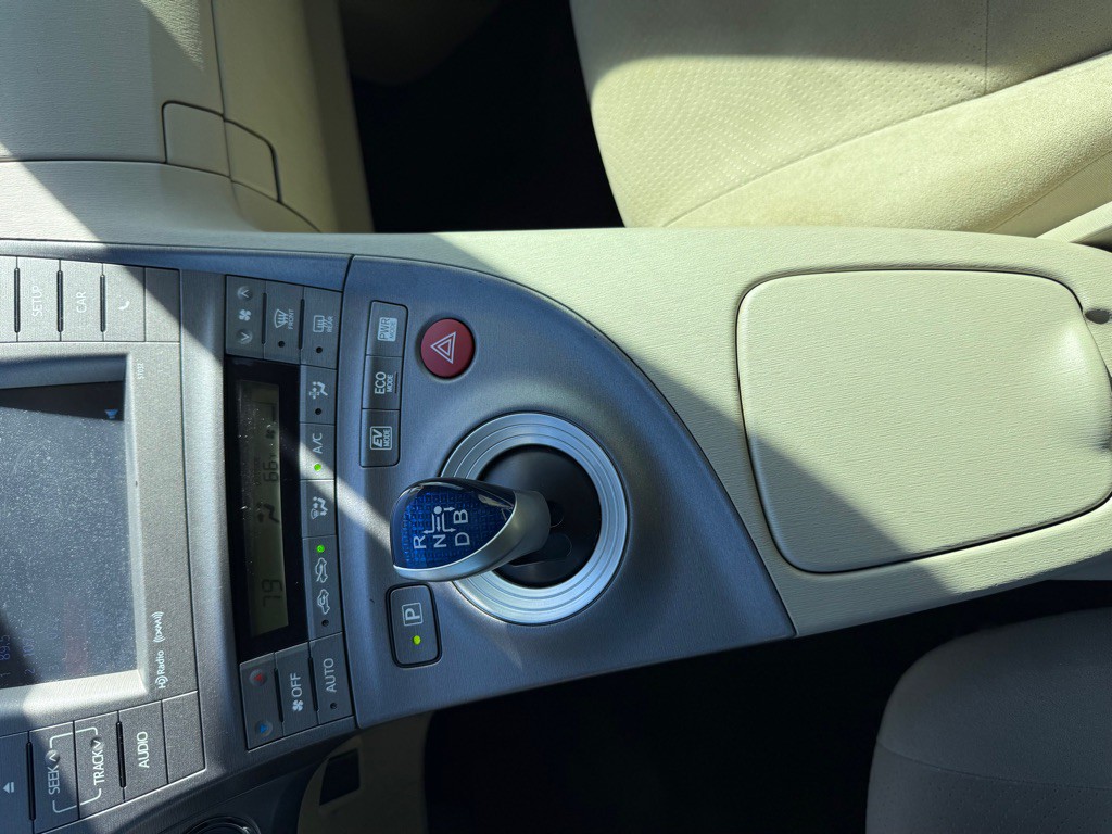 2013 Toyota Prius Image 20