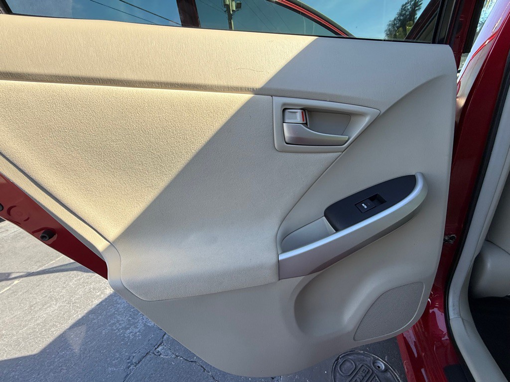 2013 Toyota Prius Image 22