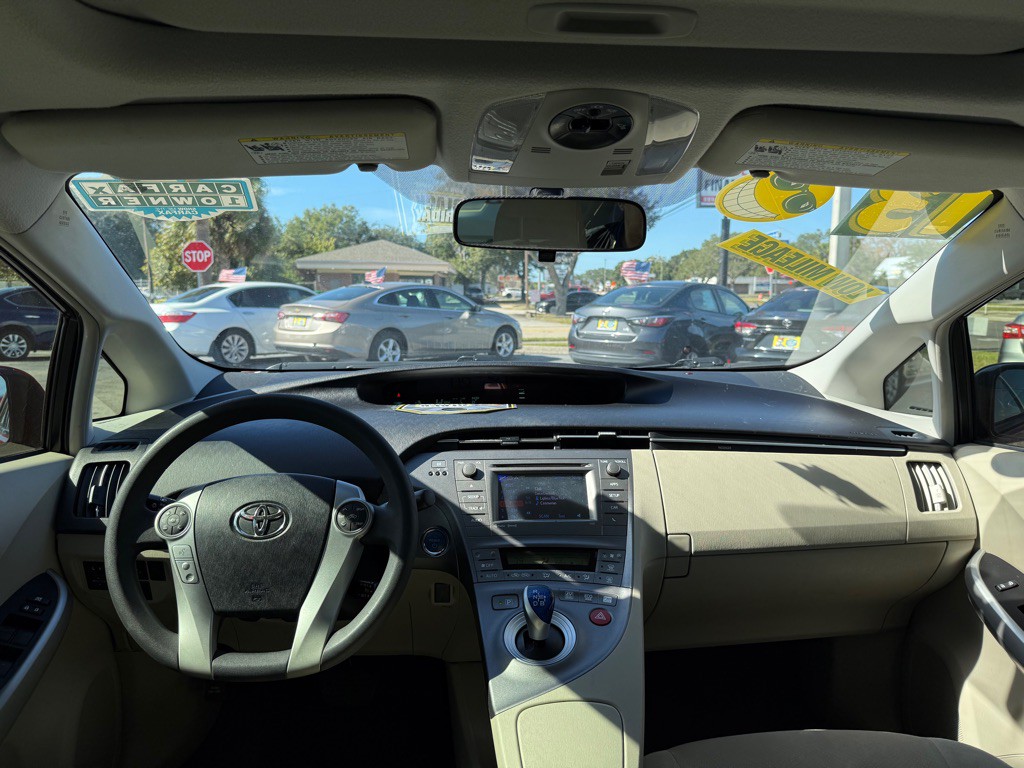 2013 Toyota Prius Image 25