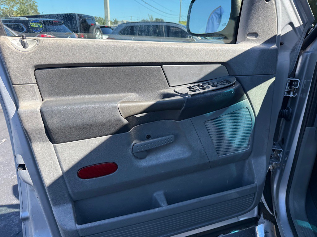 2007 Dodge Ram 1500 Image 7