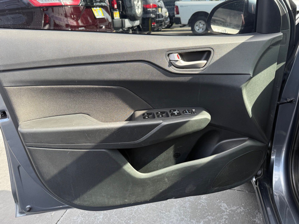 2020 Hyundai Accent Image 8