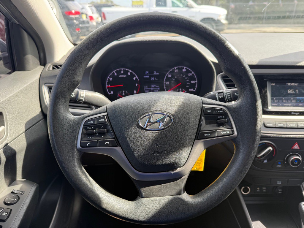2020 Hyundai Accent Image 12