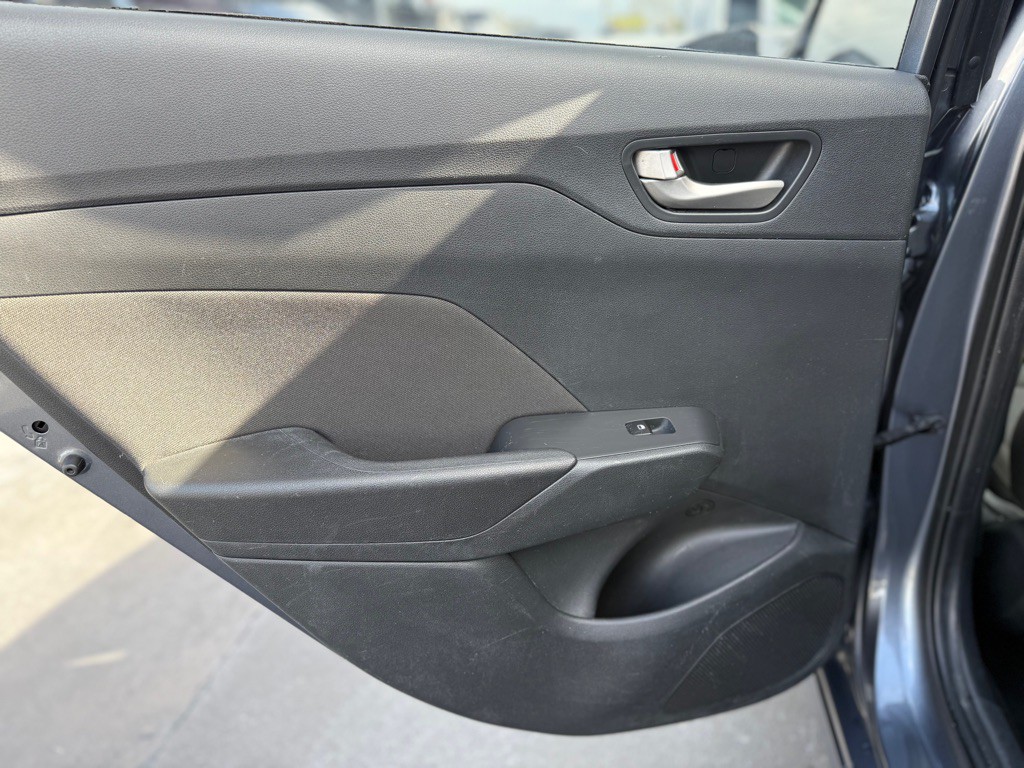 2020 Hyundai Accent Image 21