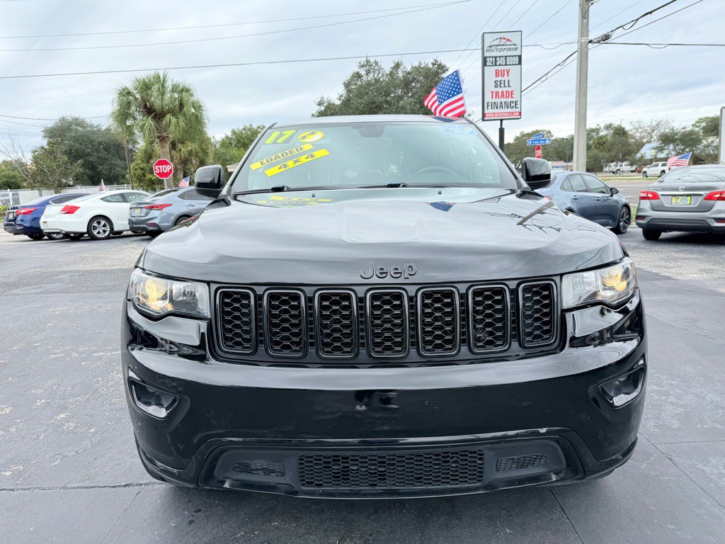 2017 Jeep Grand Cherokee Image 2