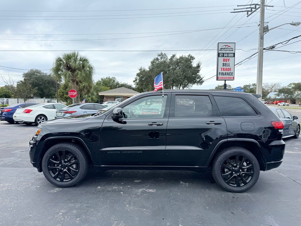 2017 Jeep Grand Cherokee Image 4