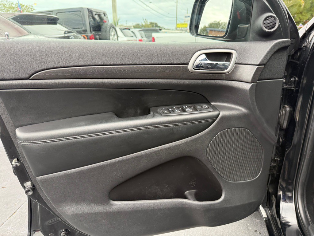 2017 Jeep Grand Cherokee Image 8