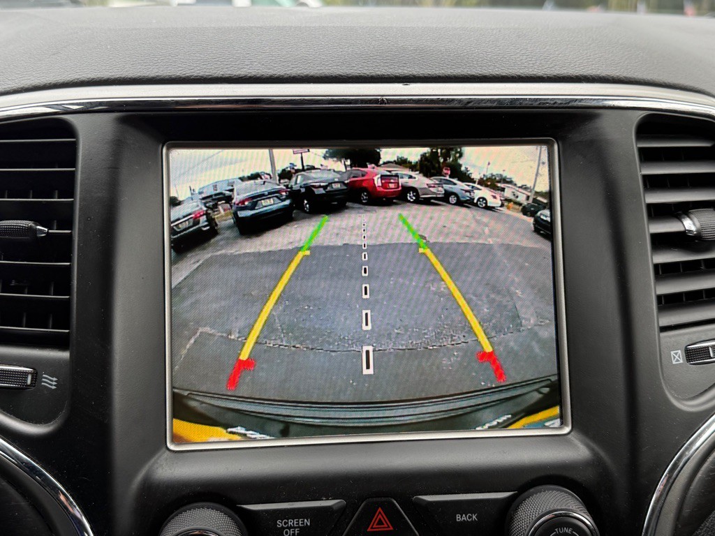 2017 Jeep Grand Cherokee Image 16