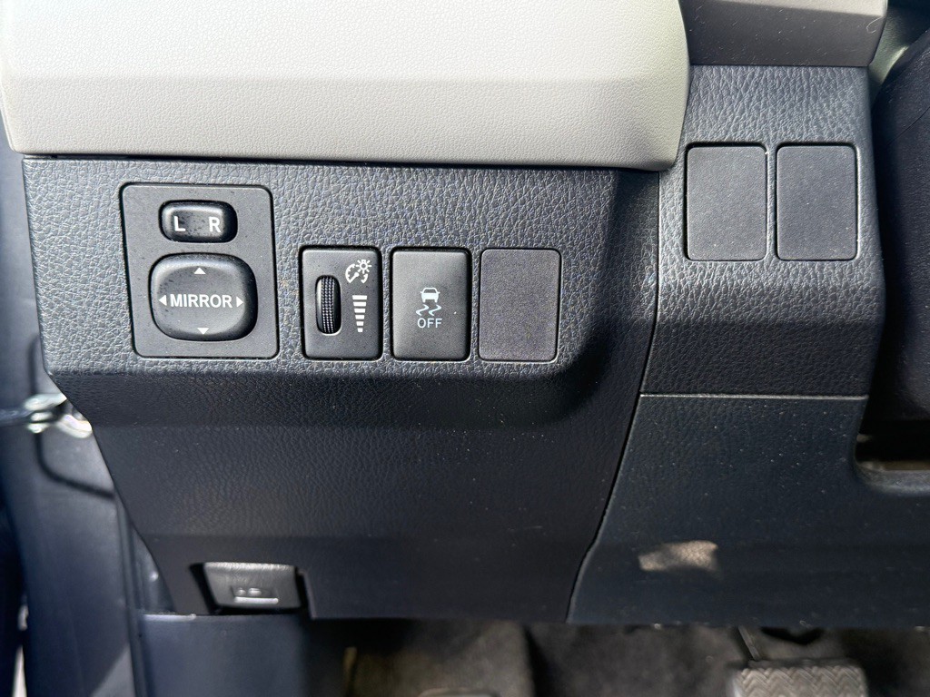 2015 Toyota Rav4 Image 11