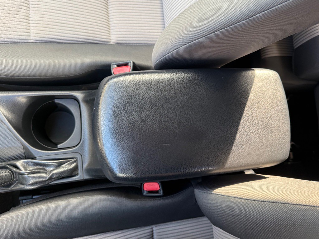 2015 Toyota Rav4 Image 17