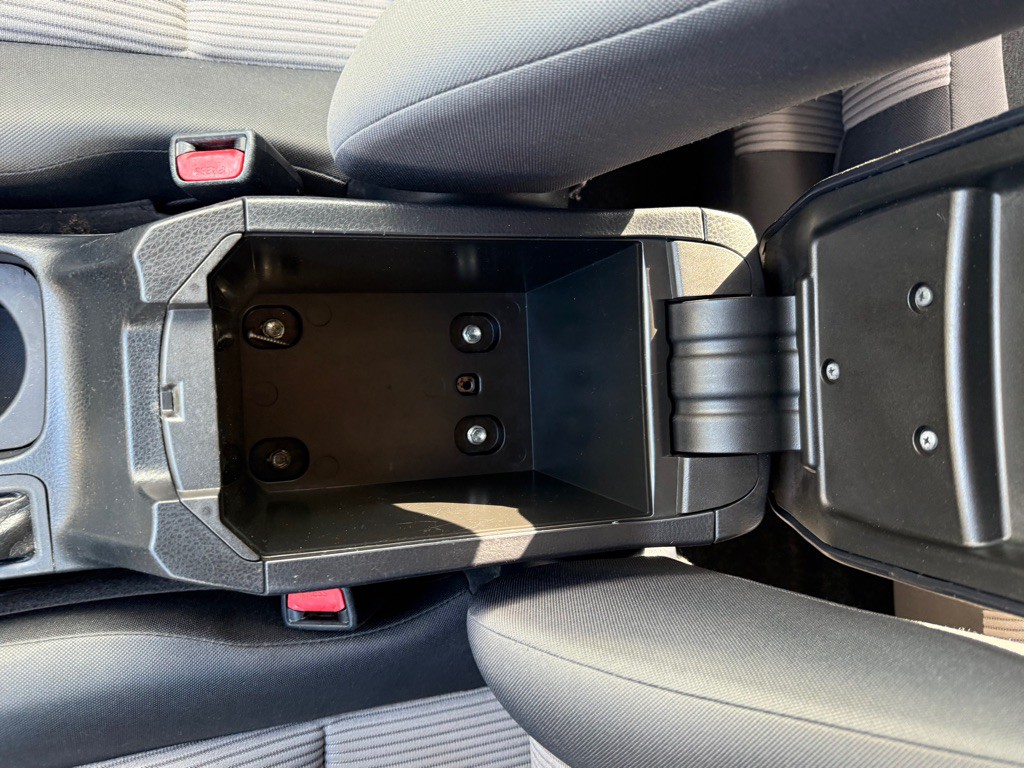 2015 Toyota Rav4 Image 18