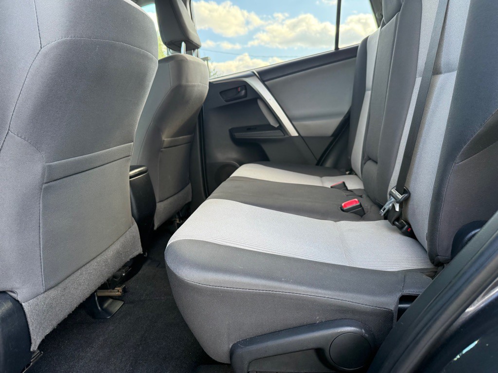 2015 Toyota Rav4 Image 24