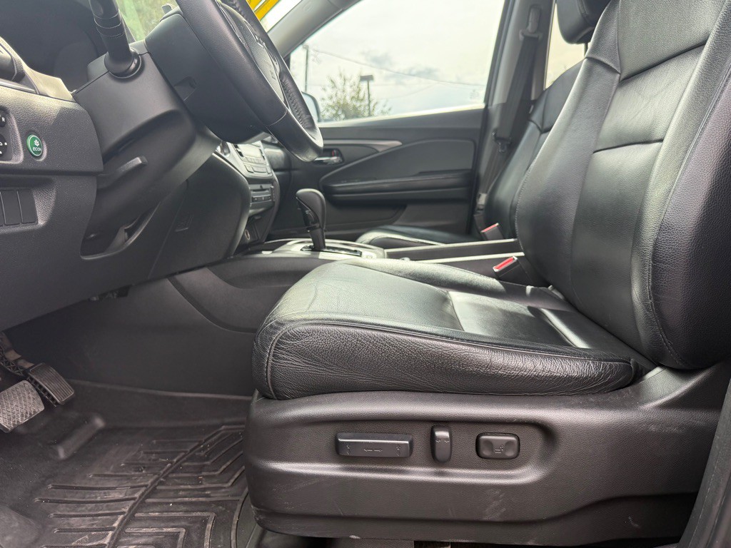 2016 Honda Pilot Image 11