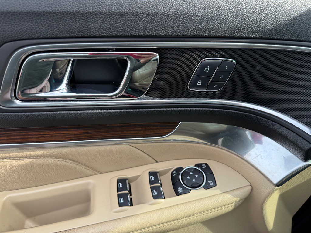 2017 Ford Explorer Image 9