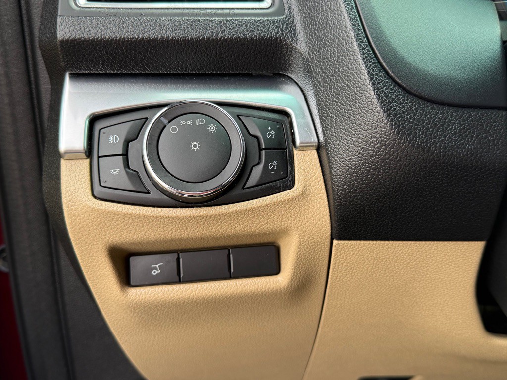 2017 Ford Explorer Image 11