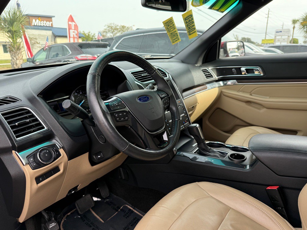 2017 Ford Explorer Image 12