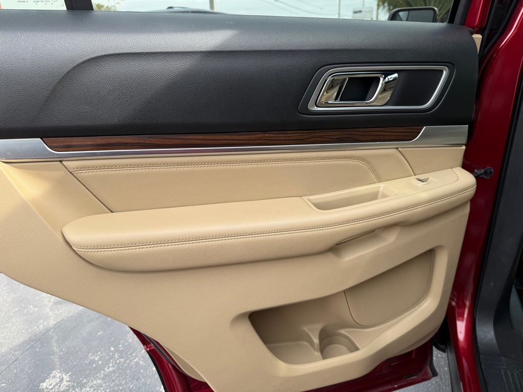 2017 Ford Explorer Image 23