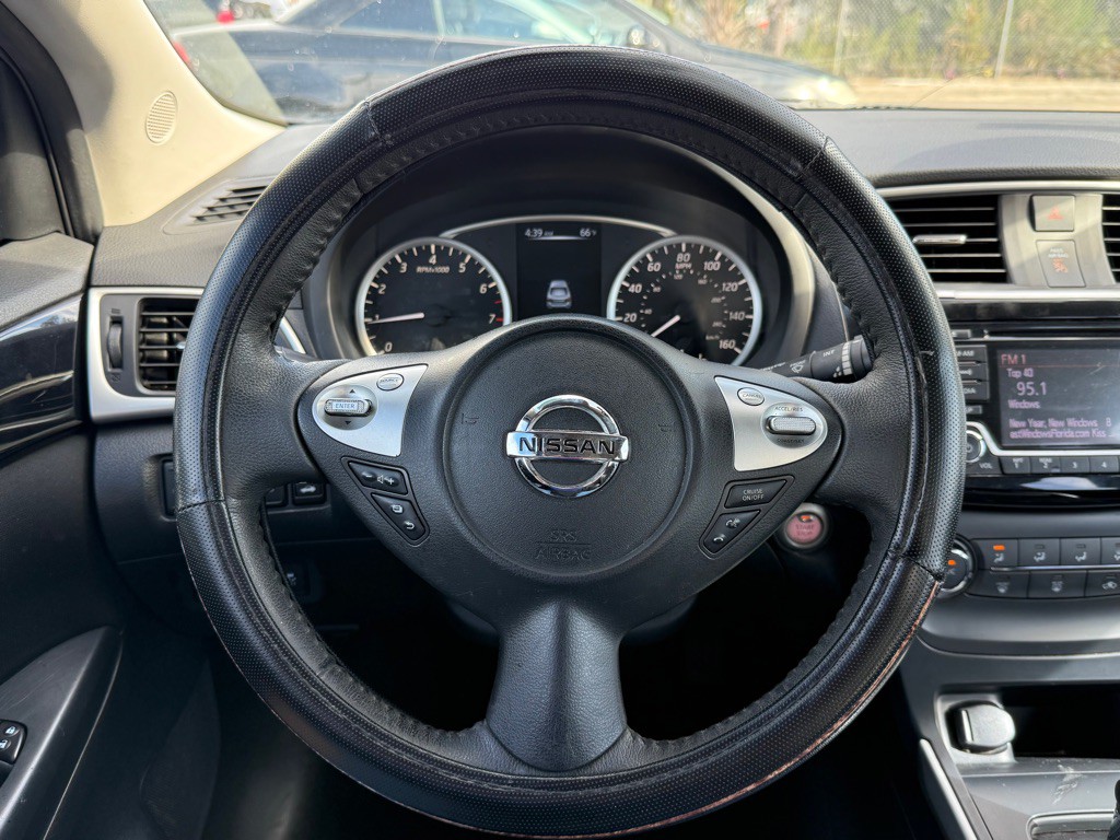 2017 Nissan Sentra Image 14